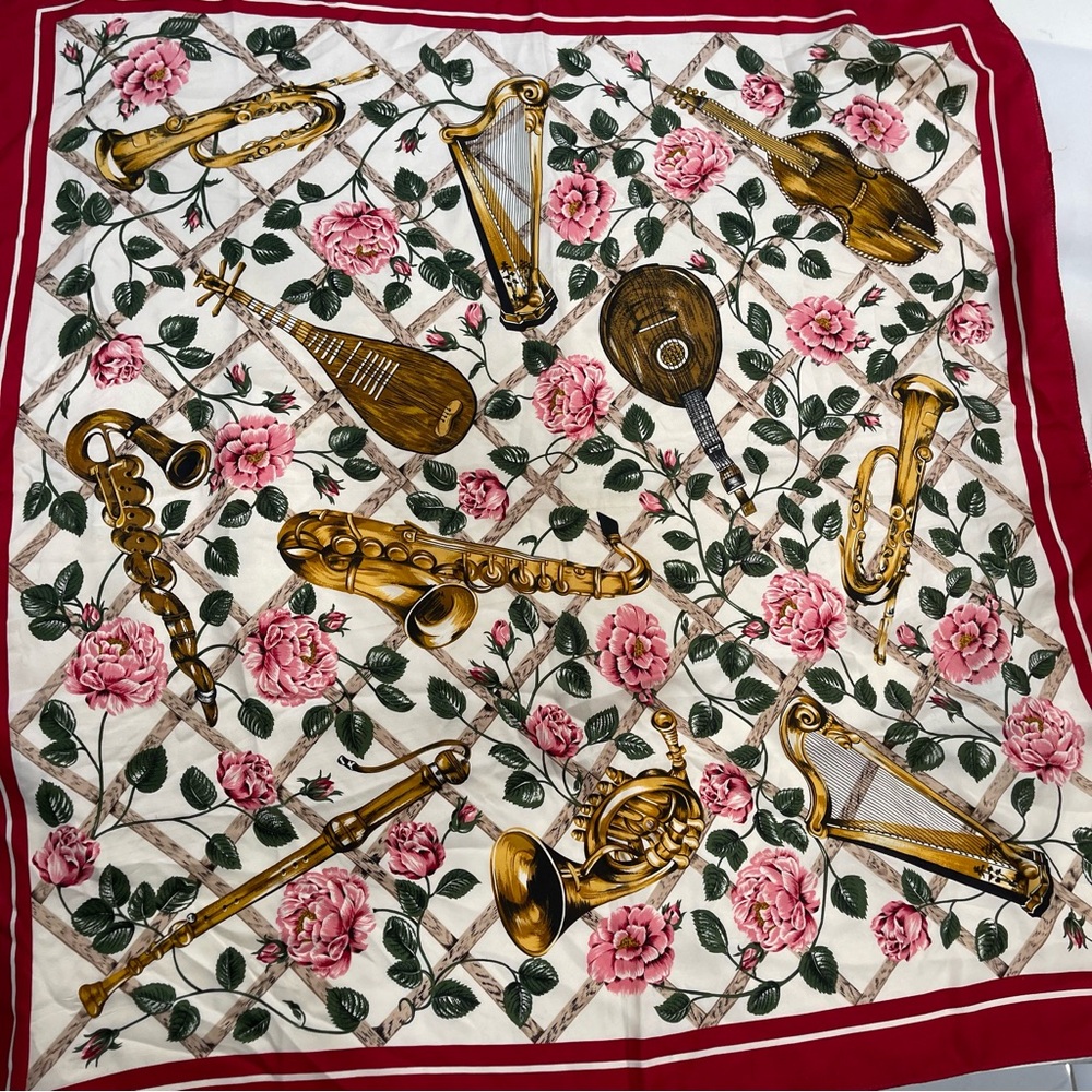 Made Exclusively for The Museum of Fine Arts Boston - VINTAGE 100% Silk